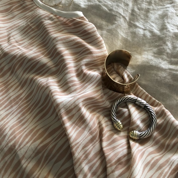 Elizabeth and James Dress - Picture 4 of 6